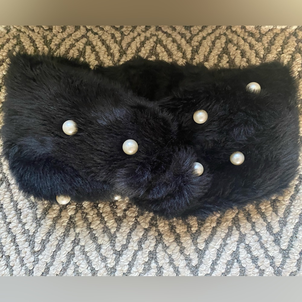 Betsy Johnson Twist Front Faux fur Winter Headband with Pearl Accents 😎